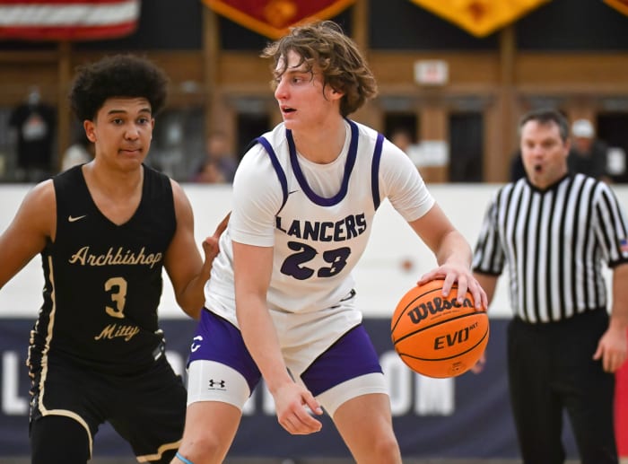 Archbishop Mitty vs Carlsbad Torrey Pines Holiday Classic December 29, 2023 Photo-Justin Fine75